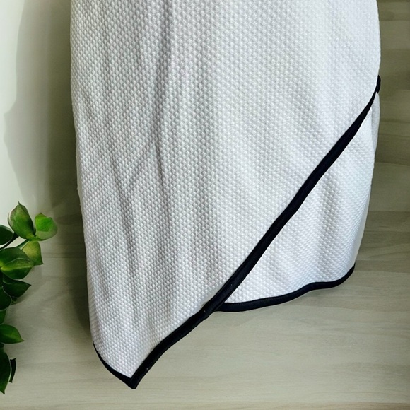 Bebe White Mini Dress with Black Trim - Size Small - Perfect for Summer Parties! - Picture 3 of 9